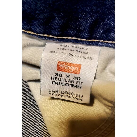 MENS REGULAR FIT WRANGLER JEANS - Picture 3 of 5